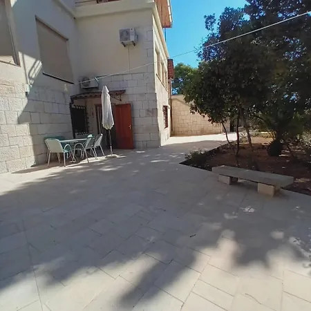Anticevic Apartment *