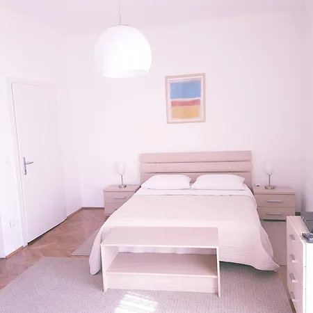 Anticevic * Hvar Town